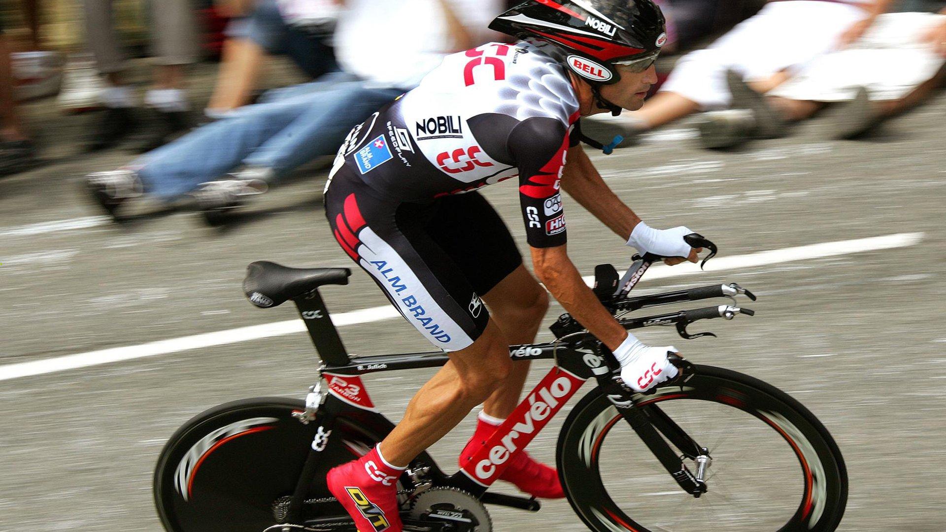 纳达尔强势回归红土赛场,法网前状态引关注