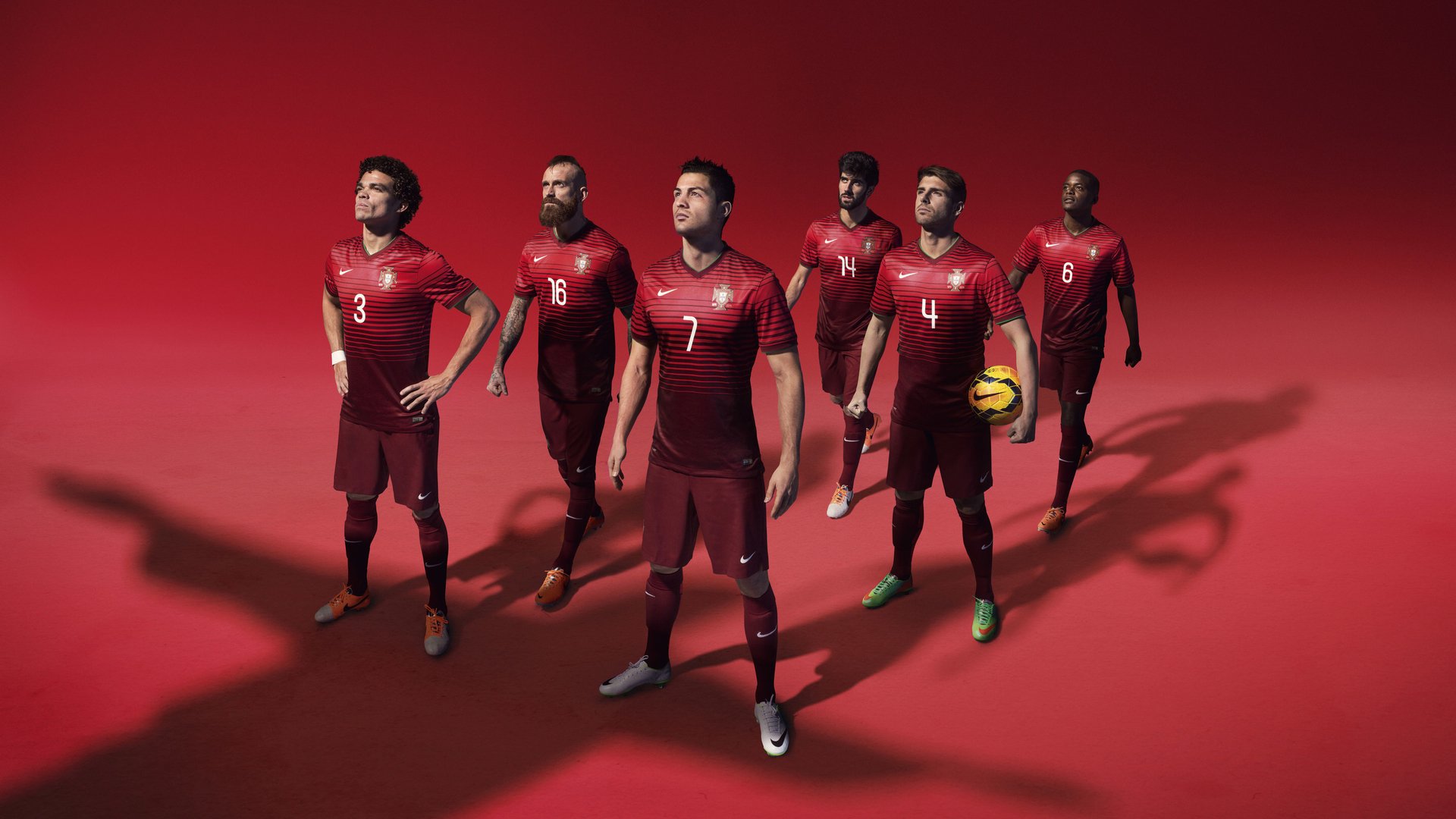 球迷文化塑造赛场灵魂,从助威到公益,看体育迷如何改写赛事影响力